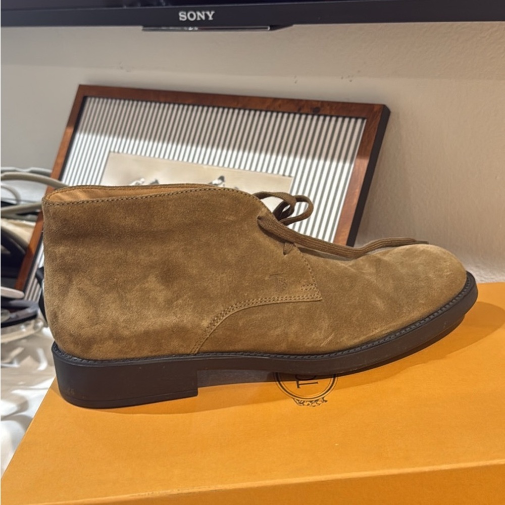 Tod's Suede Chukka Boots in Light Brown